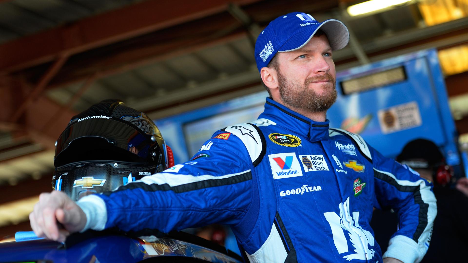 Dale Earnhardt Jr Returns to Racing